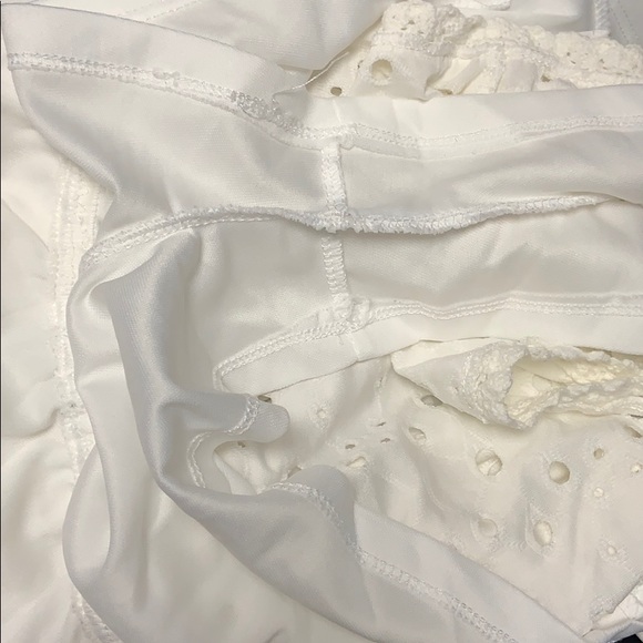 Girl’s Romper w/ Pockets - Picture 5 of 5